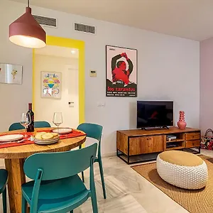 https://triana-alfareria-con-terraza-y-solarium.es-andalucia.com