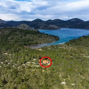 https://holiday-home-telascica-uvala-jaz-8143.hotelinzadar.com