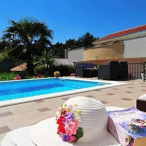 https://villa-vanilla.hotelinzadar.com