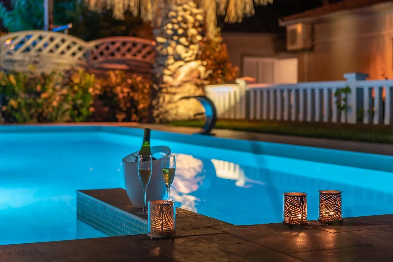 Villa Ana Trogir 0*,